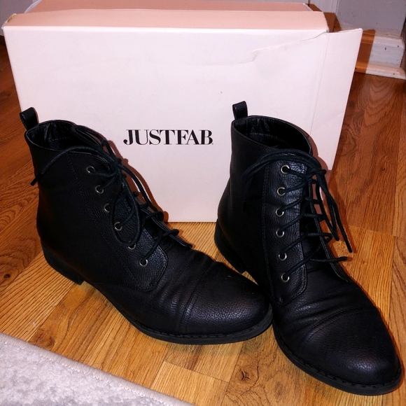 JustFab Women's Booties size 10 Black - Picture 1 of 3
